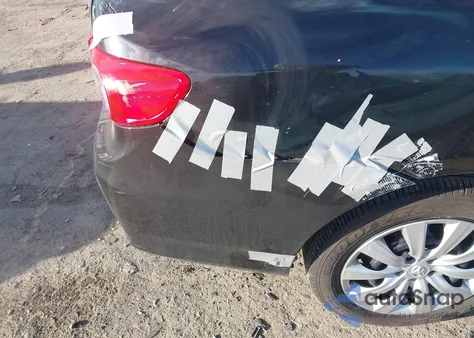 2013 Toyota Corolla Le z USA, uszkodzony, nr VIN 2T1BU4EE4DC978148